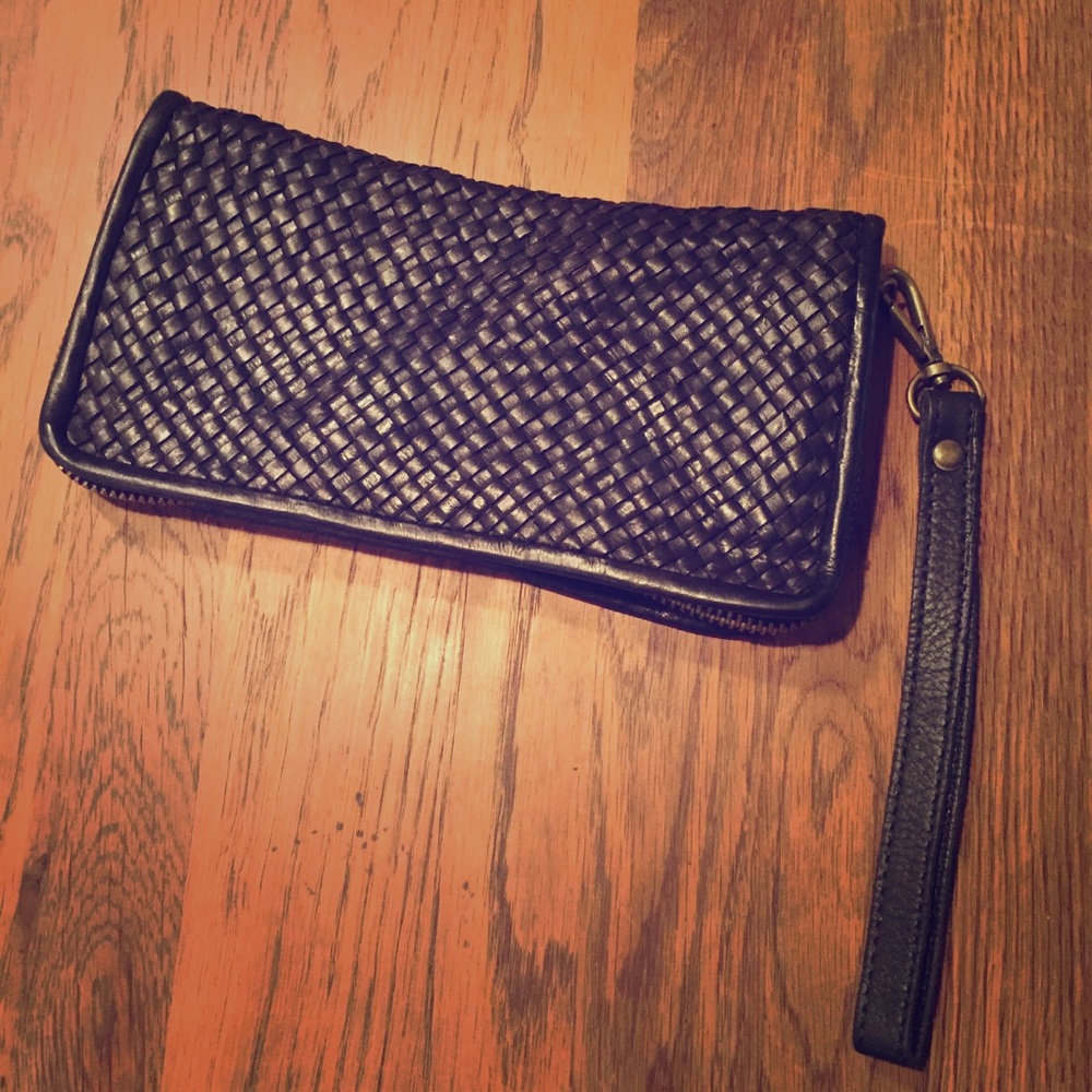 PLATANIA Italian Leather Black Wristlet Wallet